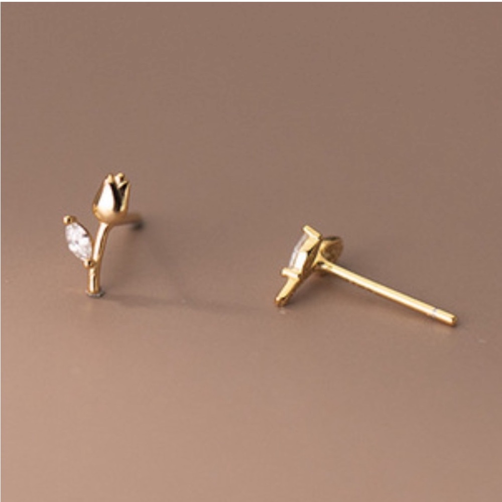 ✨HP✨ Gold Silver Tulip Rose Crystal Dainty Minimalist Stud Post Earrings - Picture 2 of 7